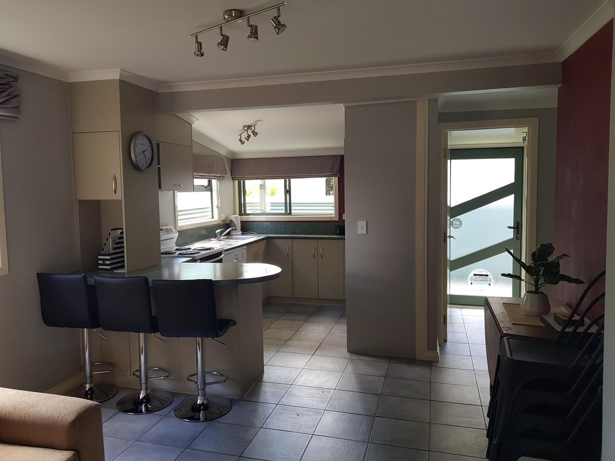 Central Taupo Townhouse ภายนอก รูปภาพ